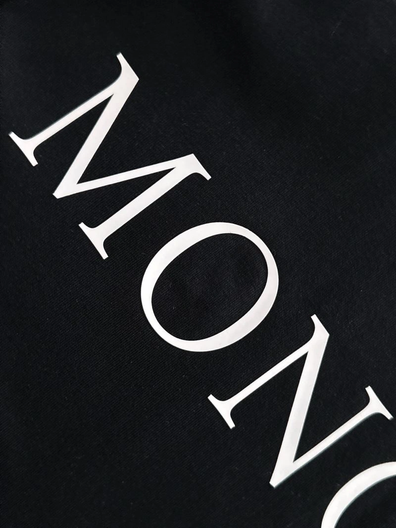 Moncler T-Shirts Comfortable 140980