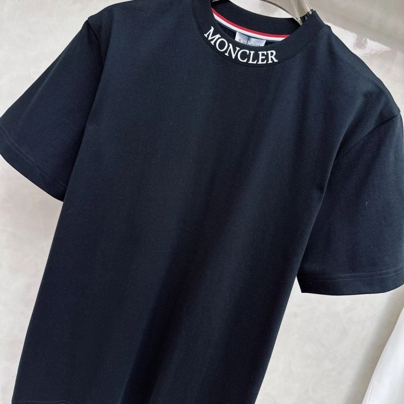 Moncler T-Shirts Lightweight 140986