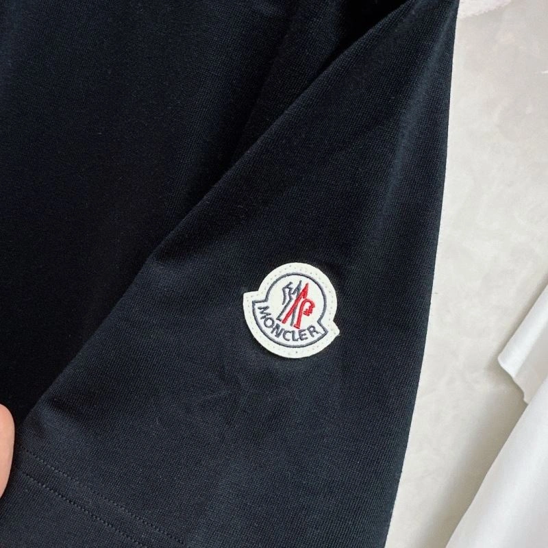 Moncler T-Shirts Lightweight 140986