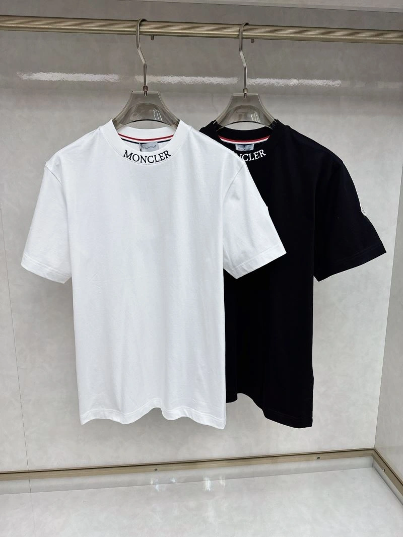 Moncler T-Shirts Minimalist 140994