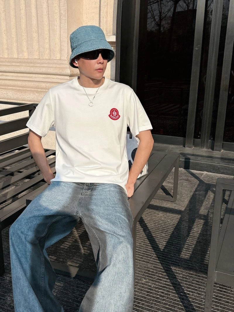Cozy Moncler T-Shirts 141006