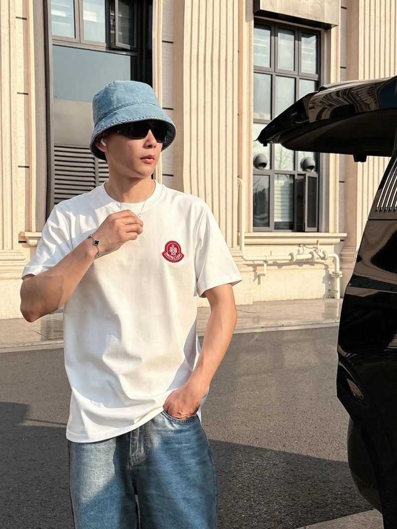 Cozy Moncler T-Shirts 141006