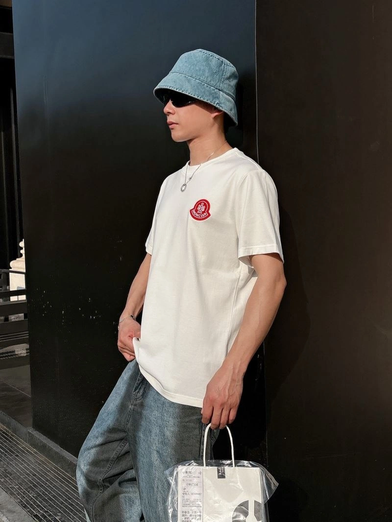 Cozy Moncler T-Shirts 141006
