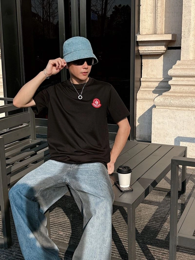 TechFriendly Moncler T-Shirts 141003