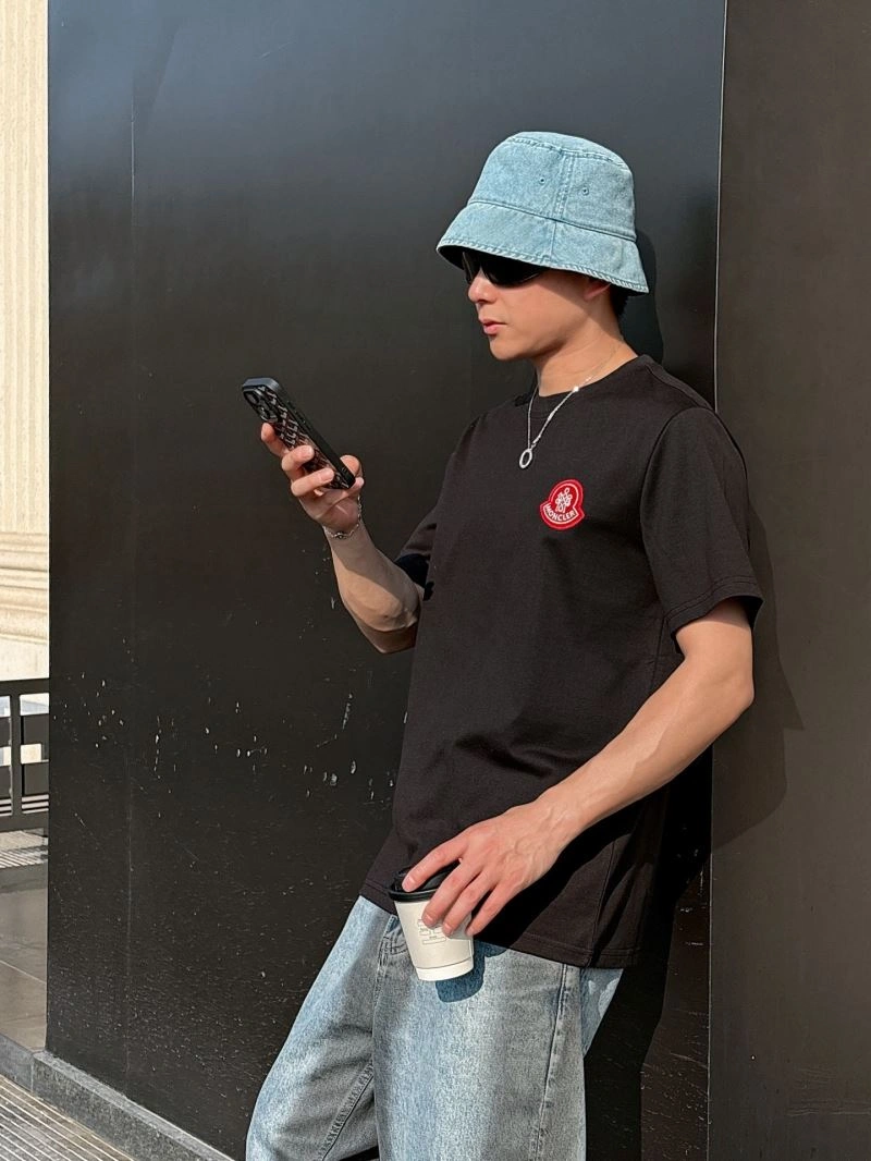 TechFriendly Moncler T-Shirts 141003
