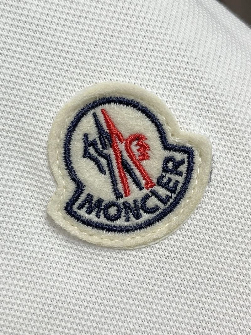 Tailored Moncler T-Shirts 140977