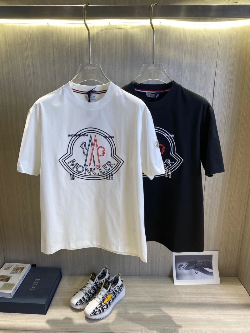 Refined Moncler T-Shirts 140962