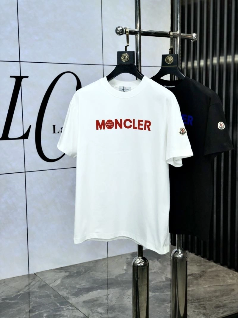 Tailored Moncler T-Shirts 140961