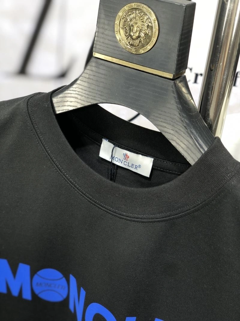 Tailored Moncler T-Shirts 140961