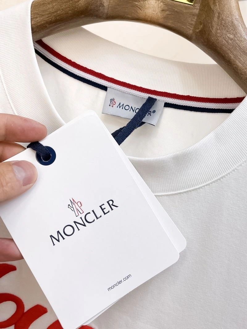 Flexible Moncler T-Shirts 140951