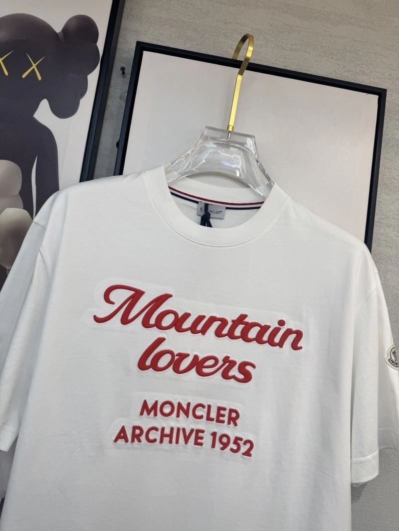 Bold Moncler T-Shirts 140960