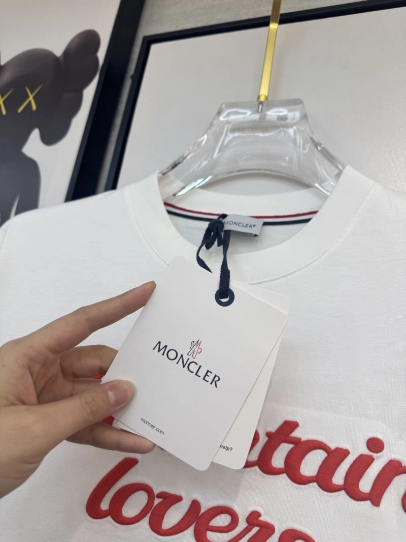 Bold Moncler T-Shirts 140960