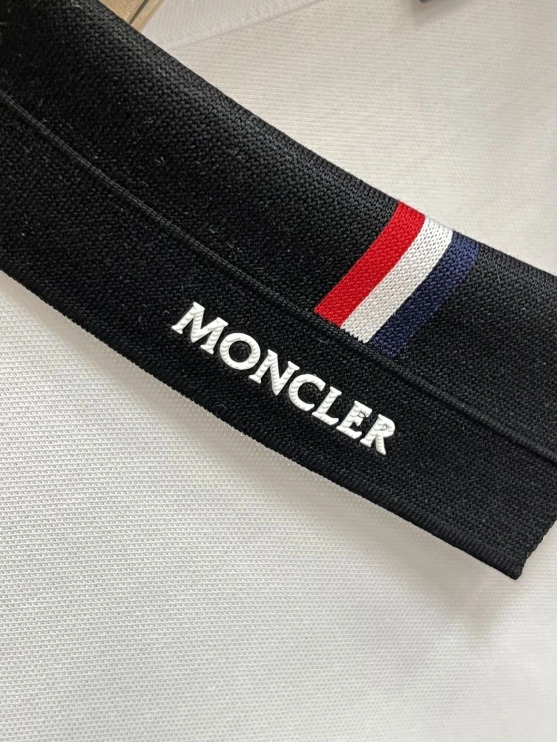 Moncler T-Shirts Lightweight 140946