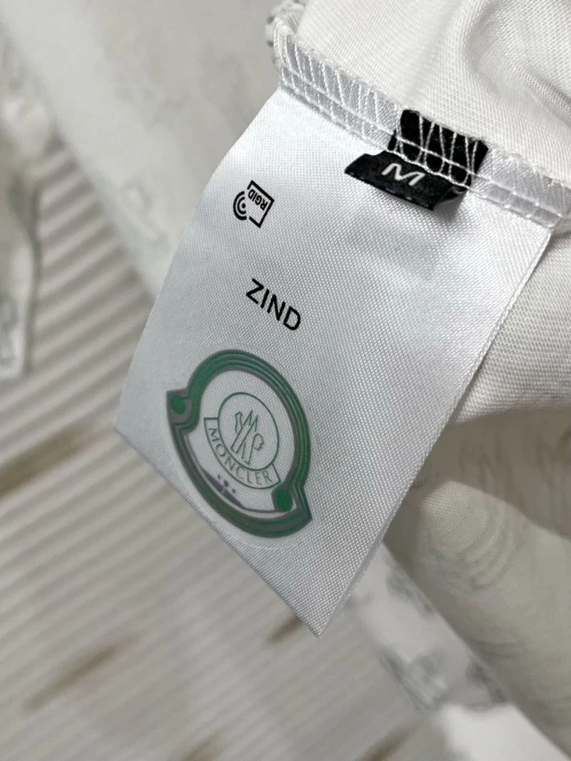 Moncler T-Shirts SoftTouch 140939