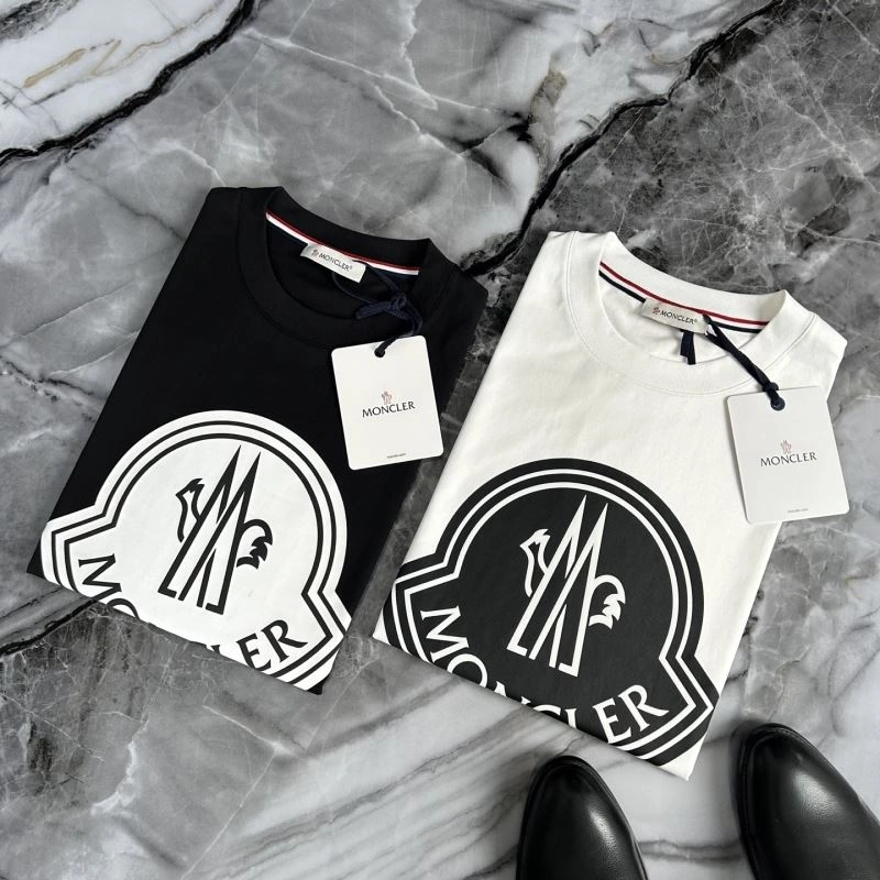 Moncler T-Shirts Comfortable 140930