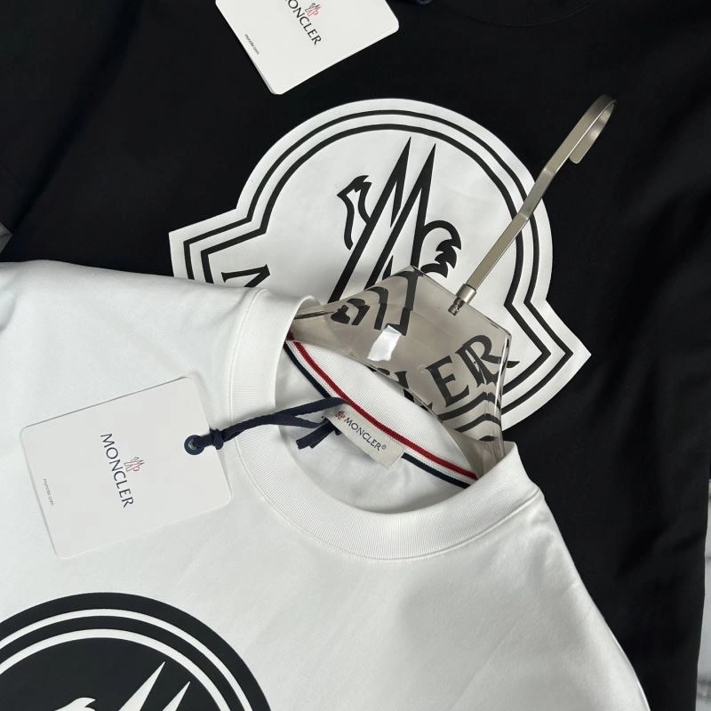 Moncler T-Shirts Comfortable 140930