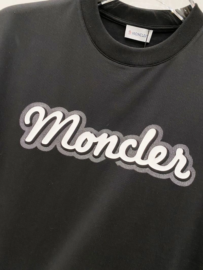 Moncler T-Shirts Snug 140972