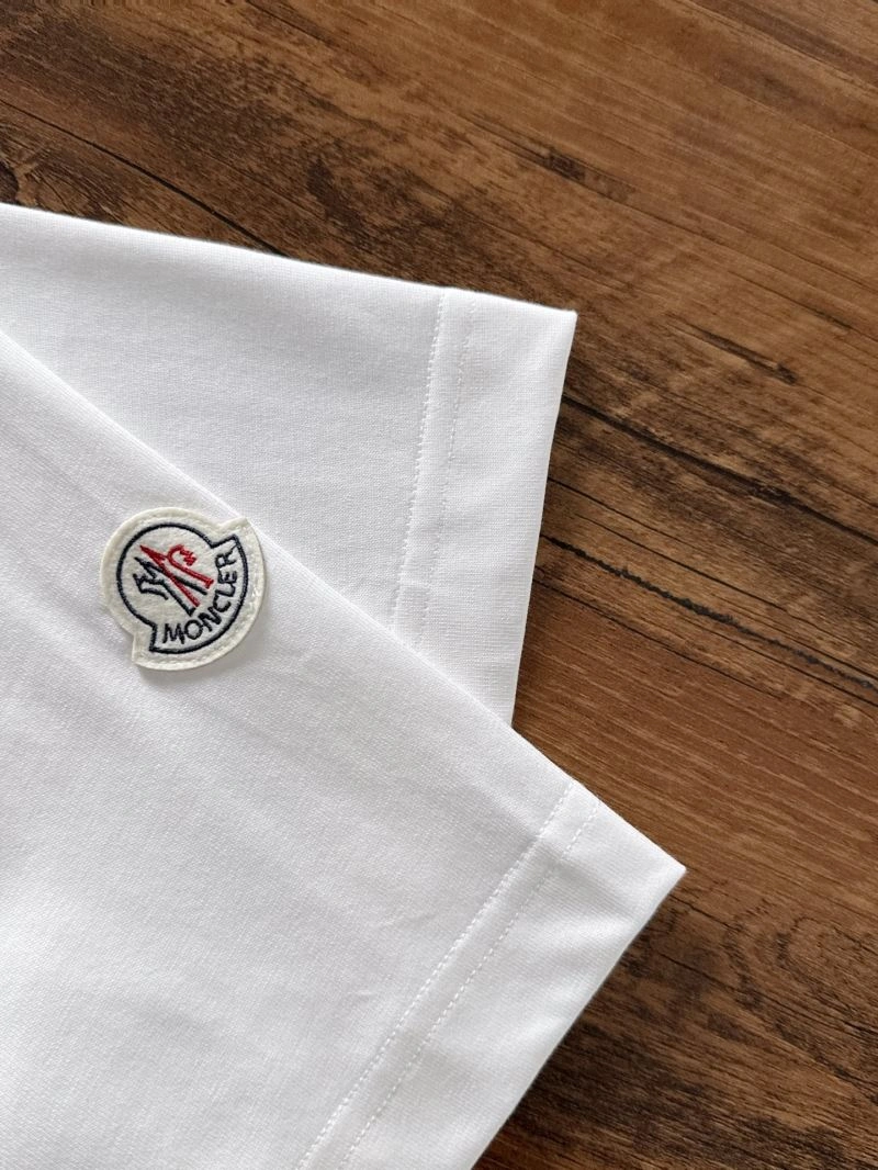 Moncler T-Shirts Minimalist 140910