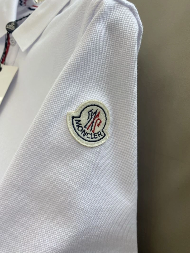 Premium Moncler T-Shirts 140925