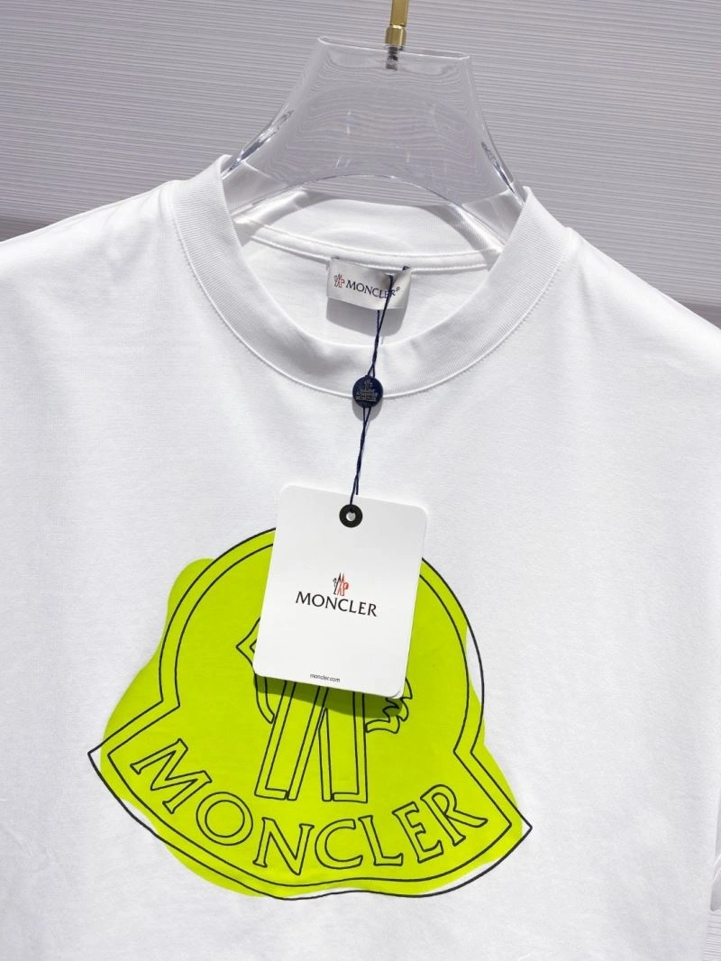 Upgraded Moncler T-Shirts 140880