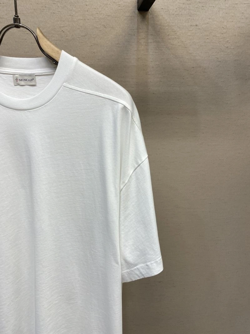 Moncler T-Shirts Soft 140878