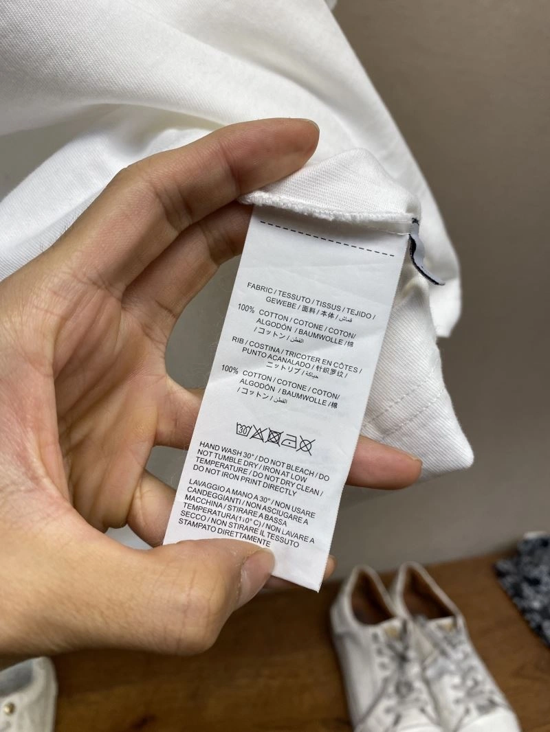 Moncler T-Shirts Soft 140878