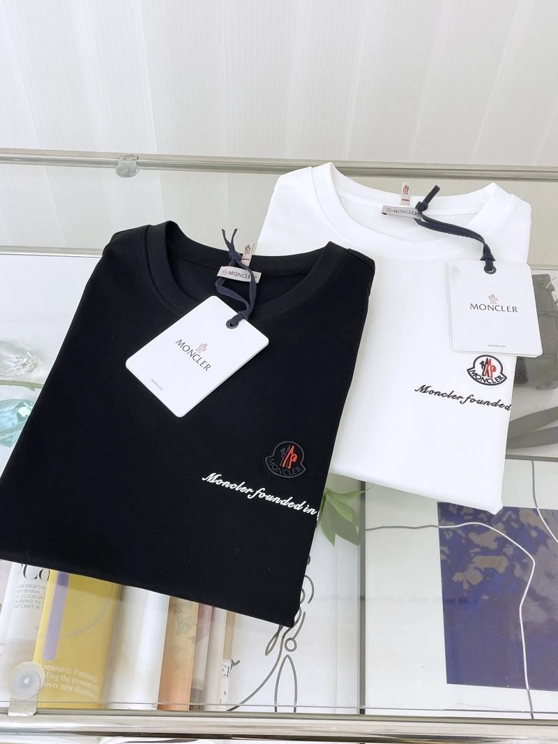 Moncler T-Shirts Breathable 140893