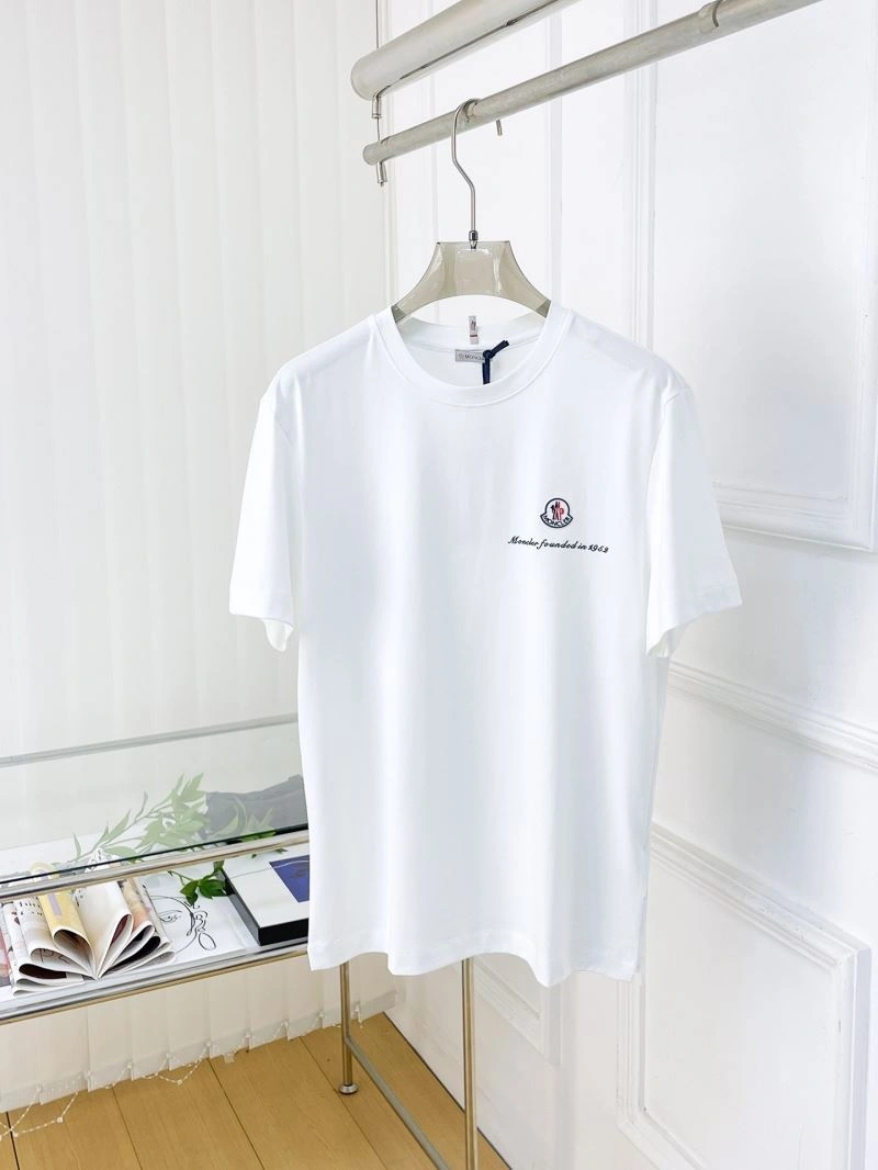Moncler T-Shirts Breathable 140893