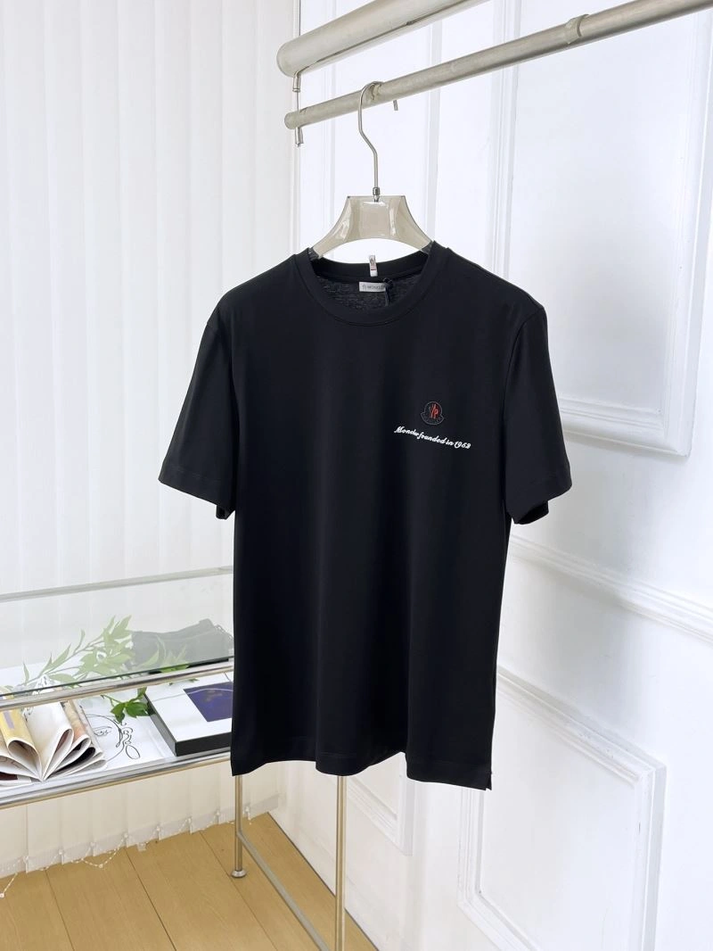 Moncler T-Shirts Breathable 140893
