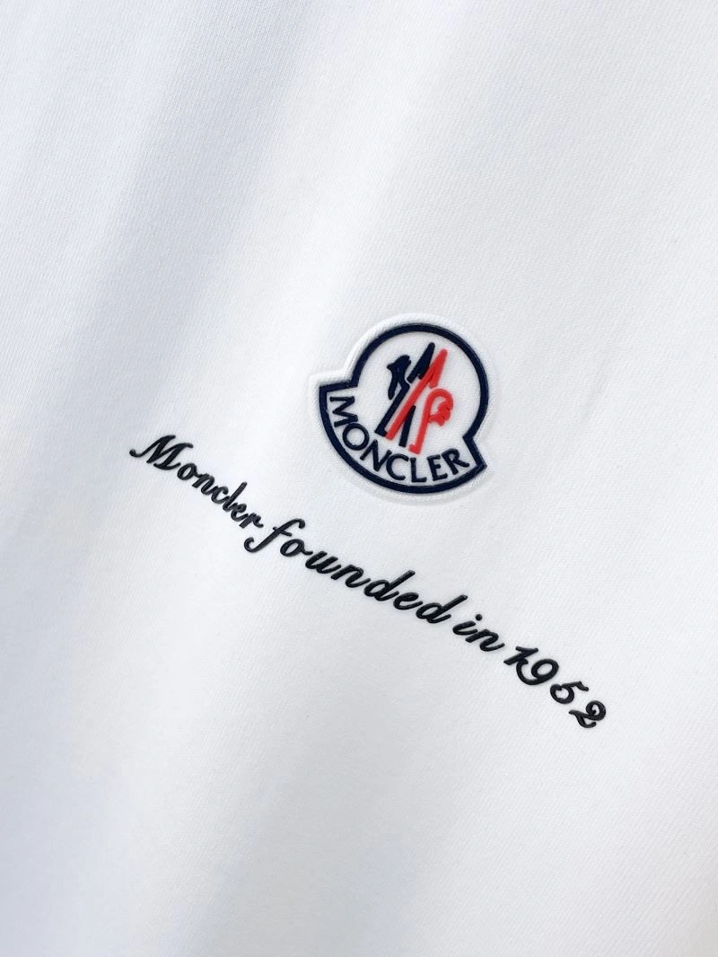 Moncler T-Shirts Breathable 140893