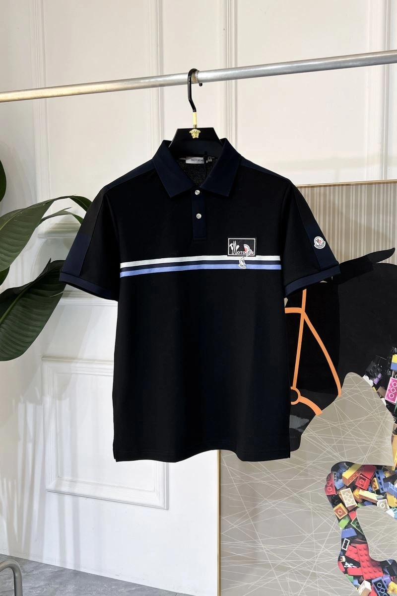 Moncler T-Shirts Versatile 140882