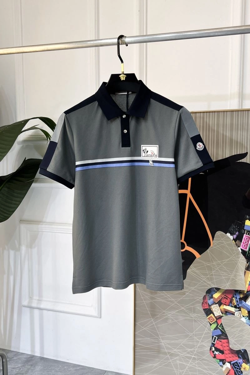 Moncler T-Shirts Versatile 140882