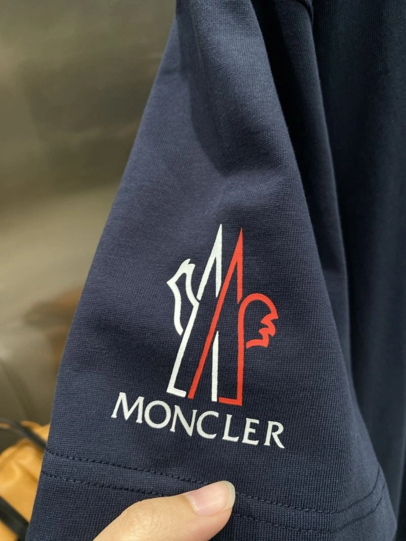 SmoothTexture Moncler T-Shirts 140857
