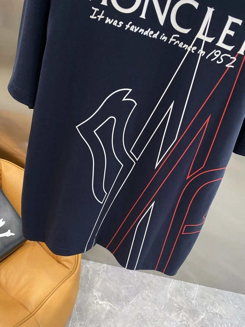 SmoothTexture Moncler T-Shirts 140857