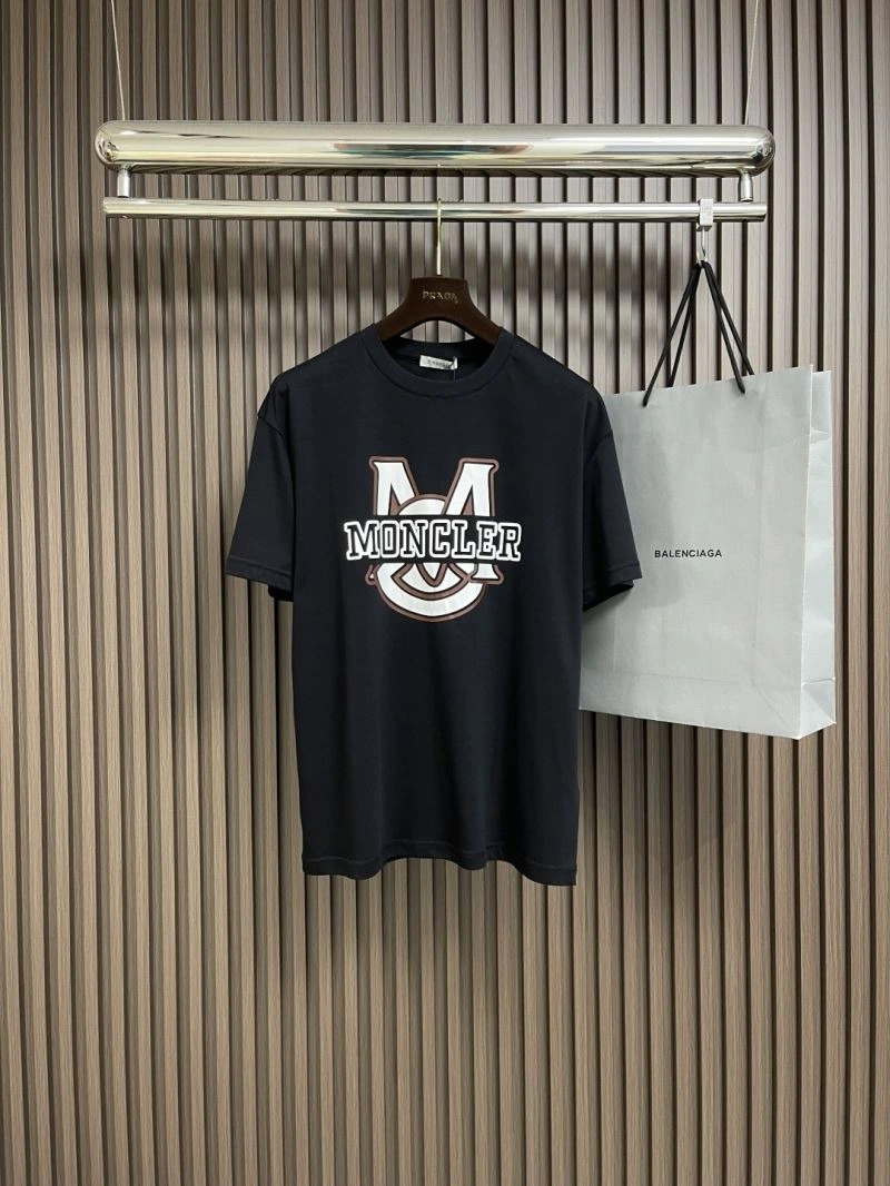 Moncler T-Shirts Elegant 140856
