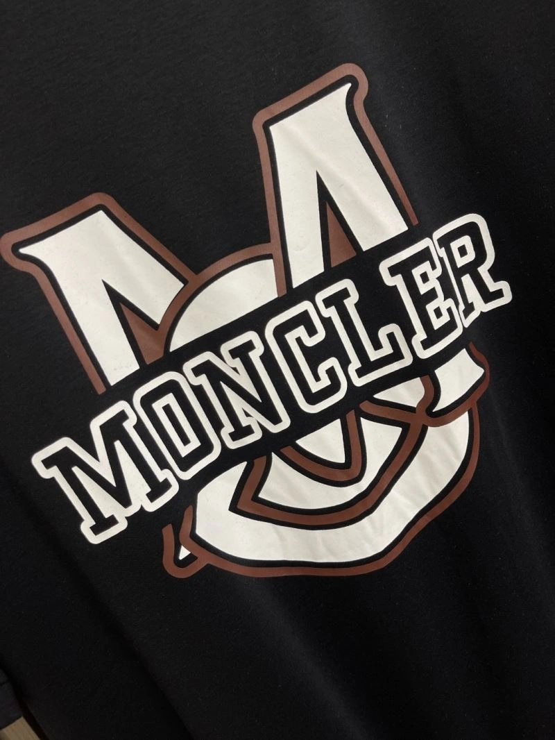 Moncler T-Shirts Elegant 140856