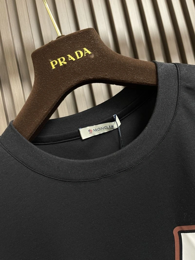 Moncler T-Shirts Elegant 140856