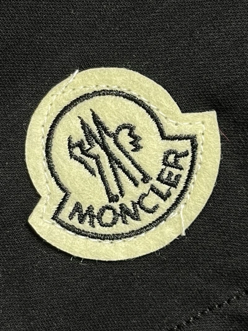Moncler T-Shirts Elegant 140856