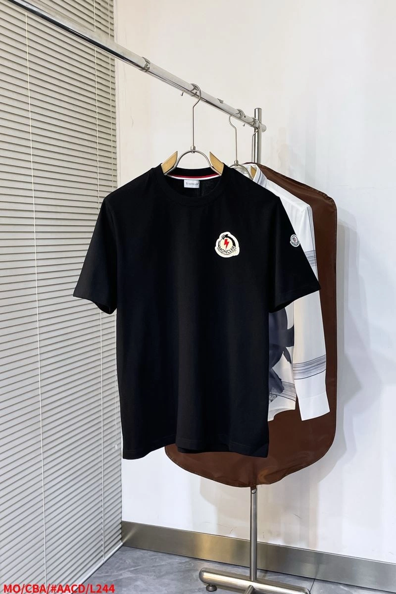 UrbanChic Moncler T-Shirts 140850