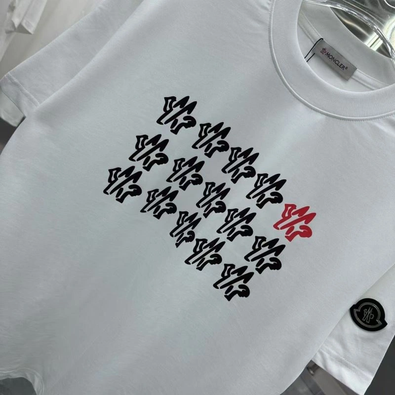 Moncler T-Shirts Neat 140840