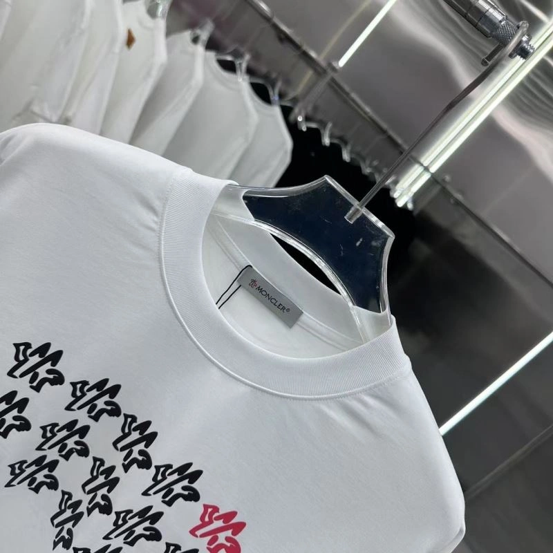 Moncler T-Shirts Neat 140840