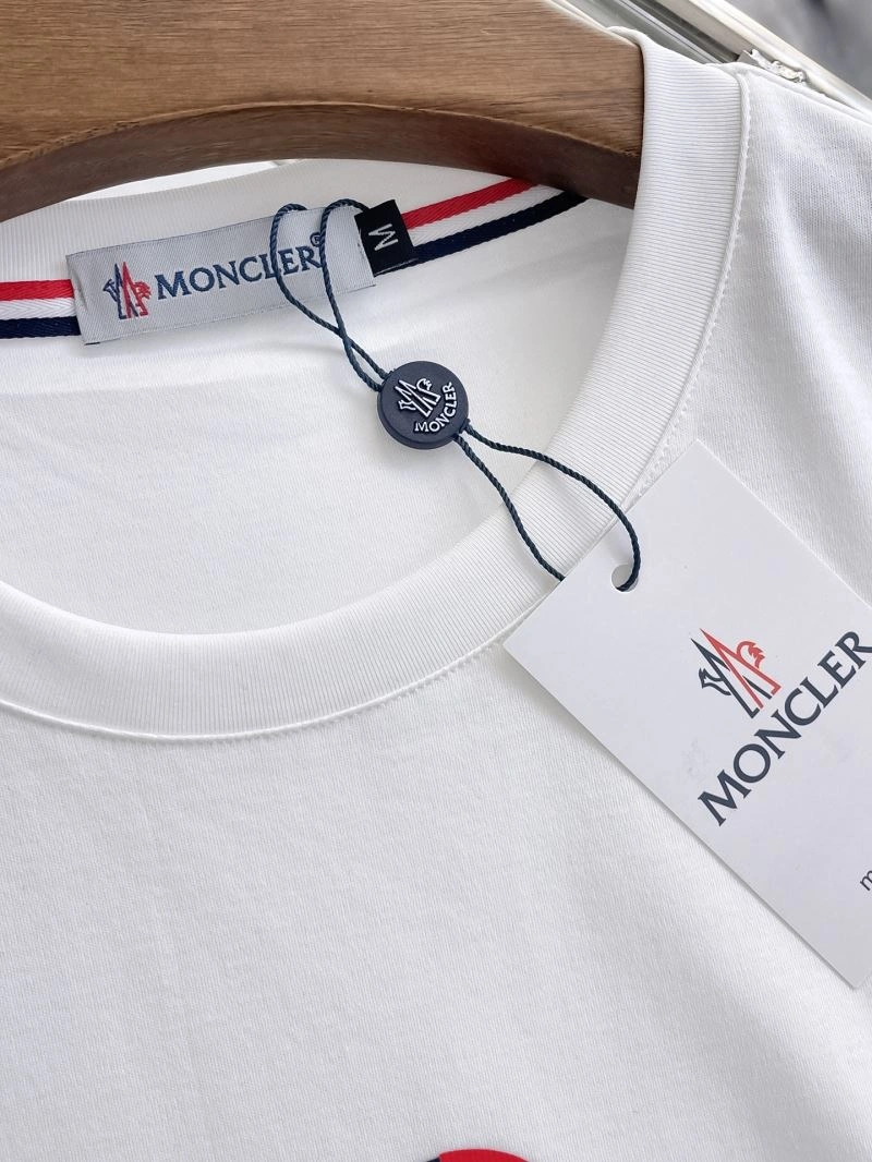 Moncler T-Shirts Bold 140831