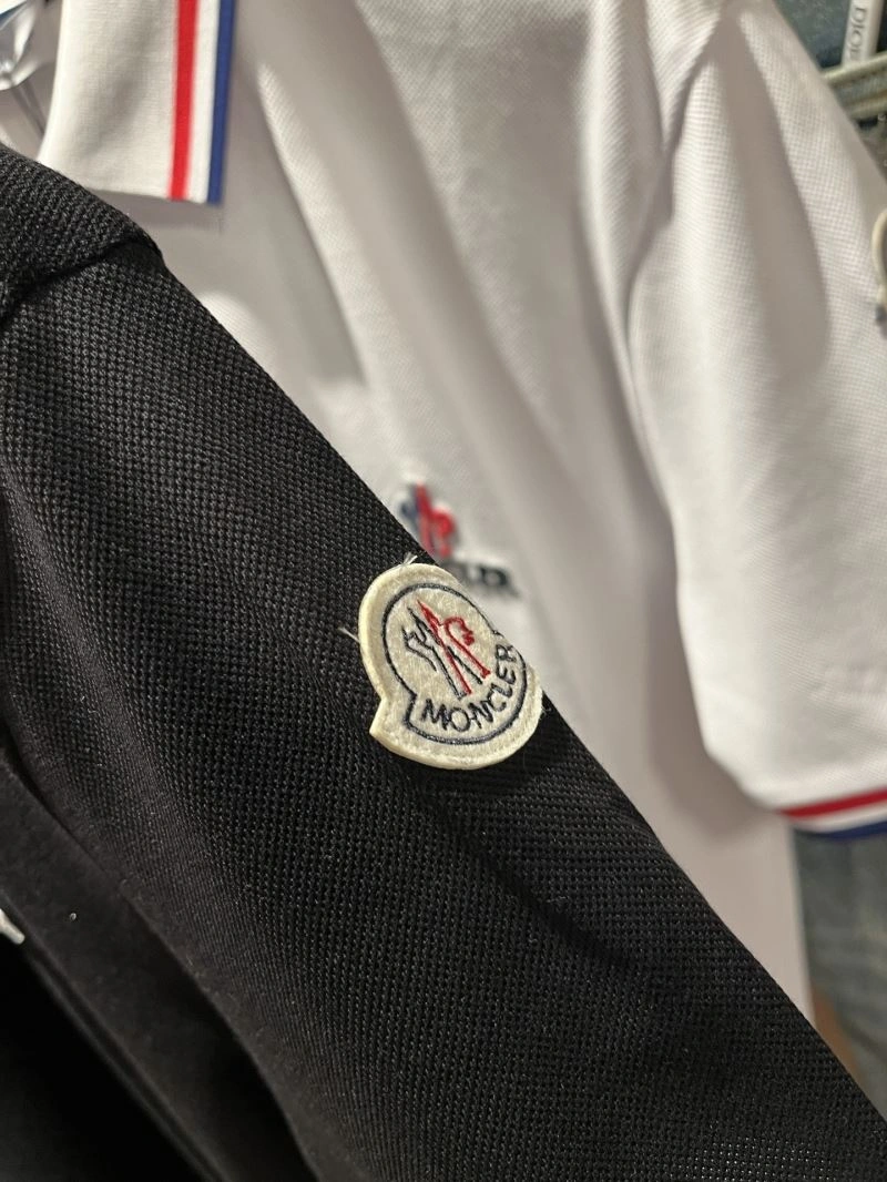 Moncler T-Shirts Premium 140851