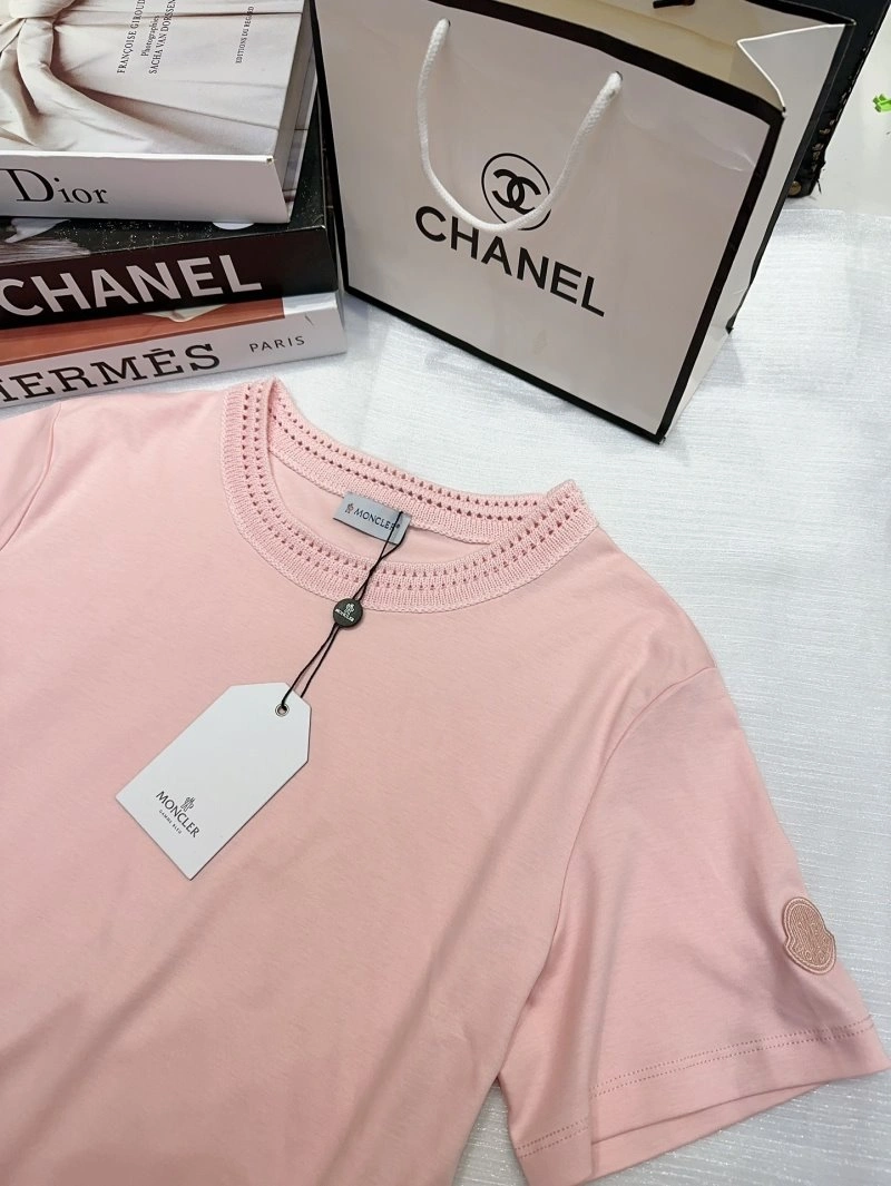 Lightweight Moncler T-Shirts 139749