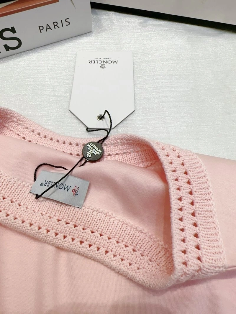 Lightweight Moncler T-Shirts 139749