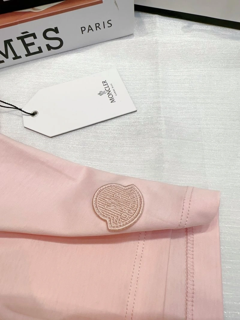 Lightweight Moncler T-Shirts 139749