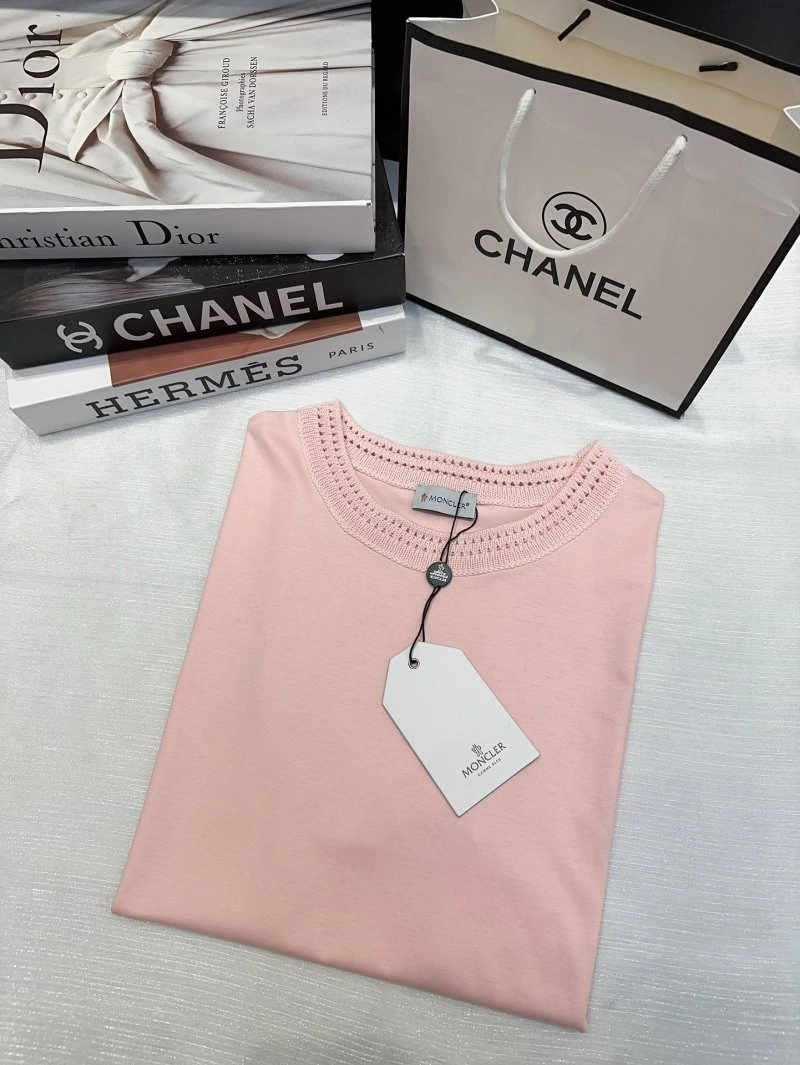 Lightweight Moncler T-Shirts 139749