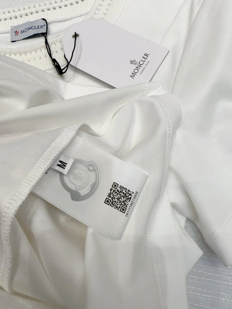 Packable Moncler T-Shirts 139744