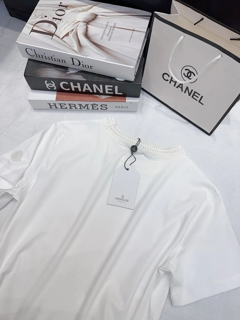 Packable Moncler T-Shirts 139744