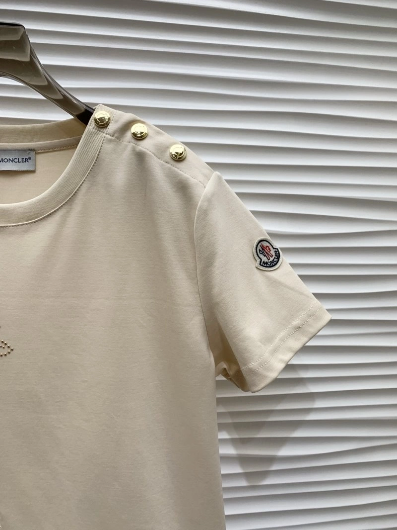 Sleek Moncler T-Shirts 139742